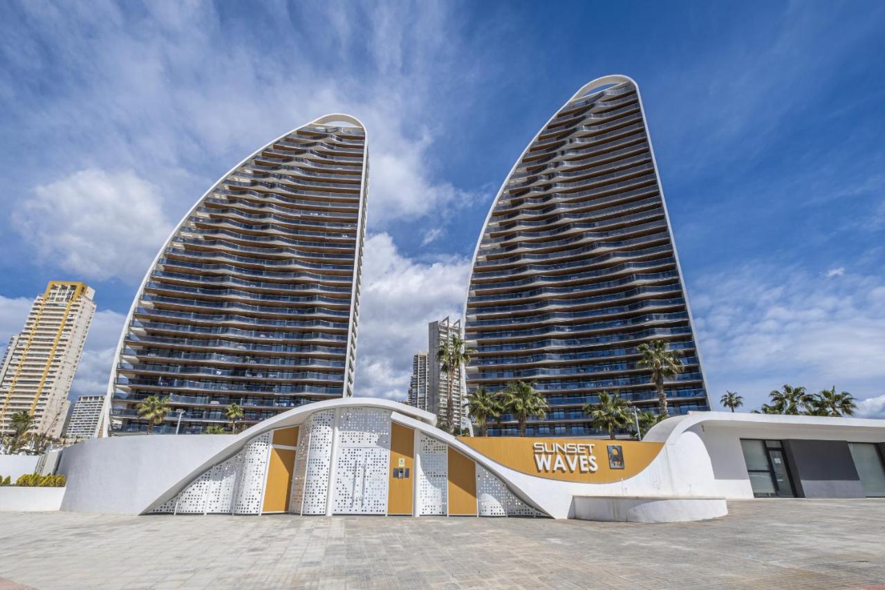 Sunset Waves Deluxe Apartments Poniente Beach Resort 貝尼多姆 外观 照片